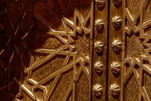 Brass engraved door to Fes palace by Nicolai Plenk from Unsplash
